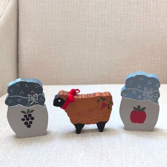 Rustic Hand Painted Wooden Sheep and Fruit Jars Country Decor Vintage Set of 3 - Picture 1 of 7